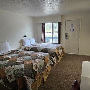 Queen Room Two Queen Beds